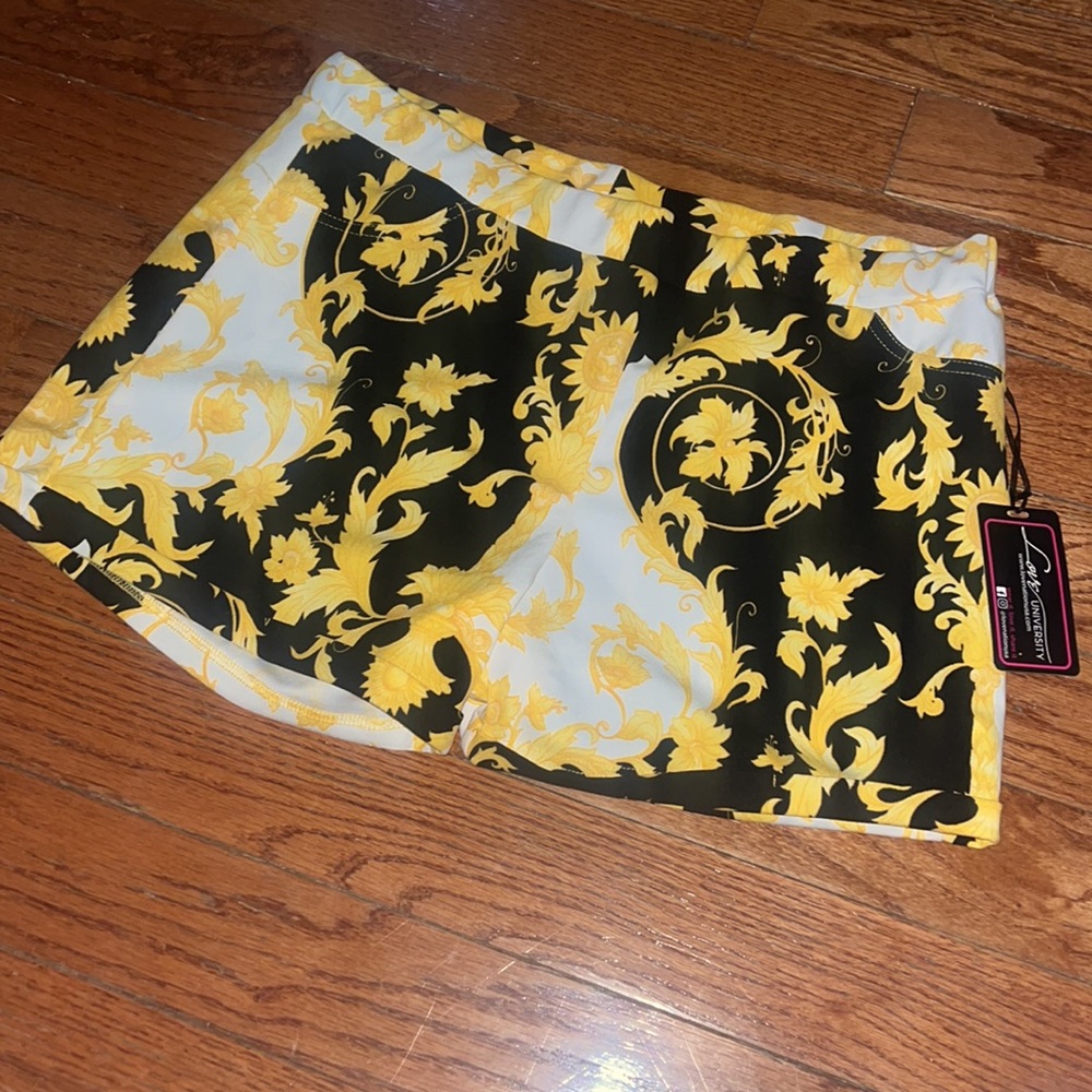 Shorts - Picture 2 of 2